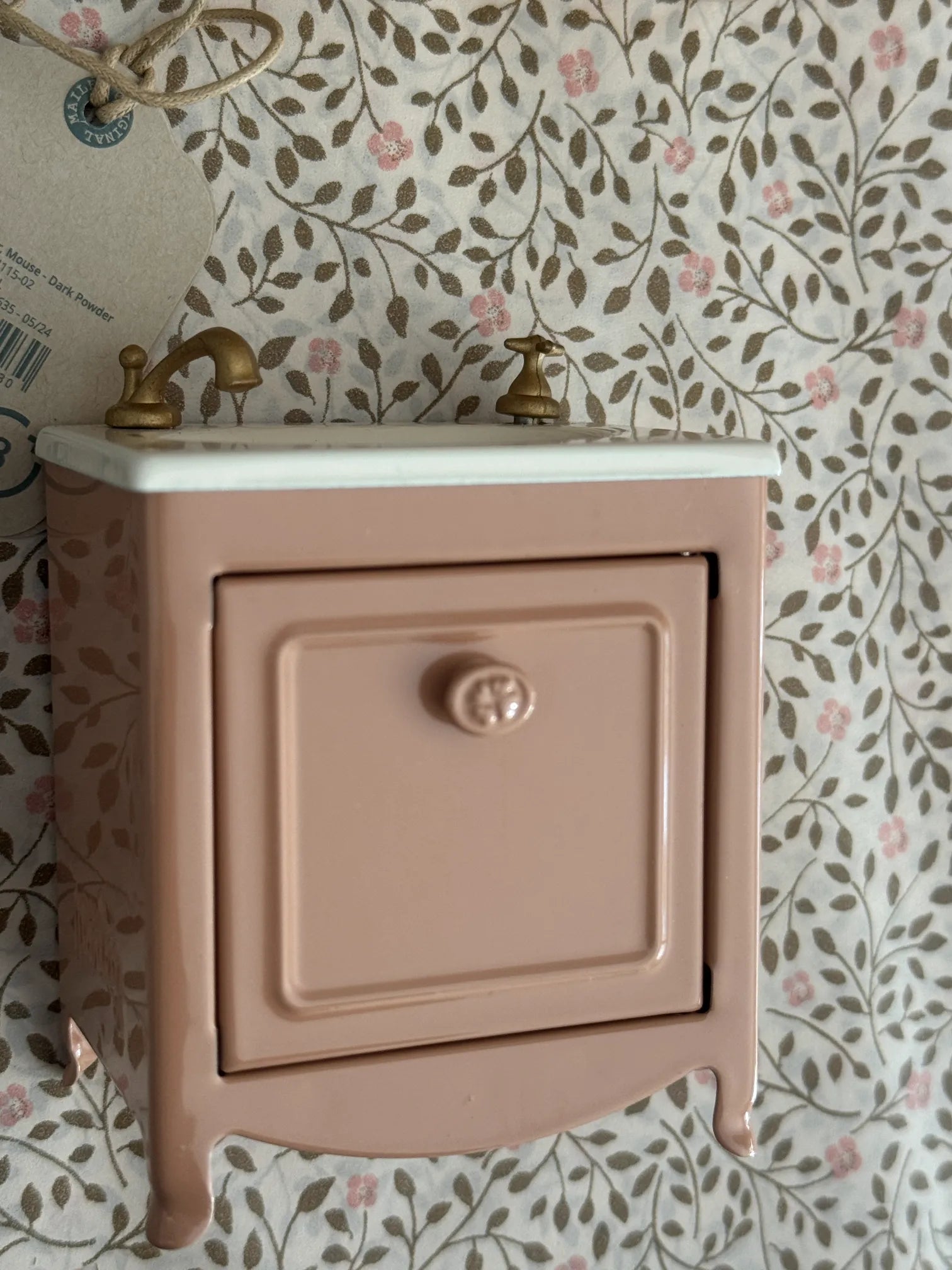 Maileg Sink Dresser Mouse Off Dark Powder | SECONDS SALE