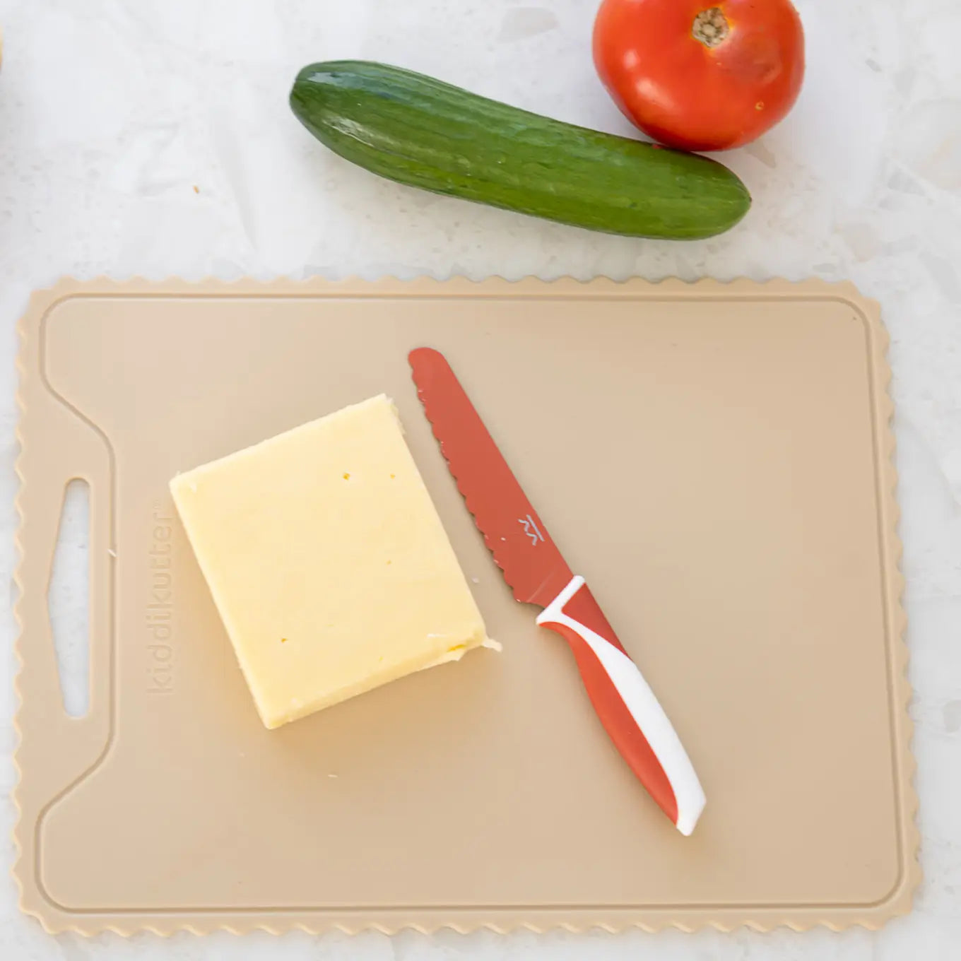 Kiddikutter Crinkly Cutting Board Latte
