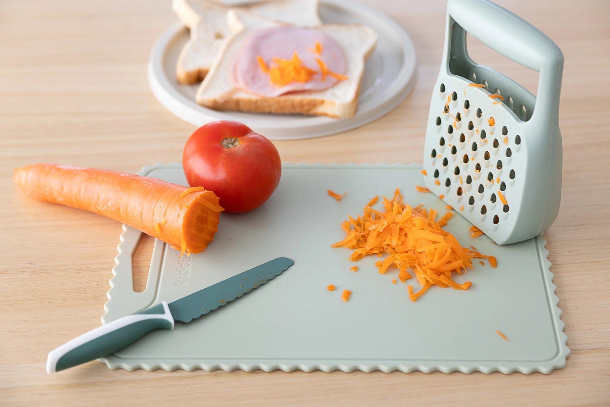 Kiddikutter Crinkly Cutting Board Sage