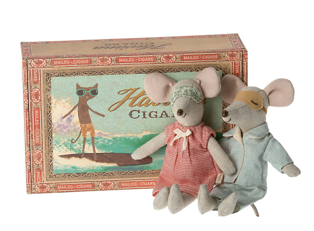 Maileg Mum and Dad Mouse in Cigarbox