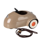 Load image into Gallery viewer, Maileg Mouse Car light brown
