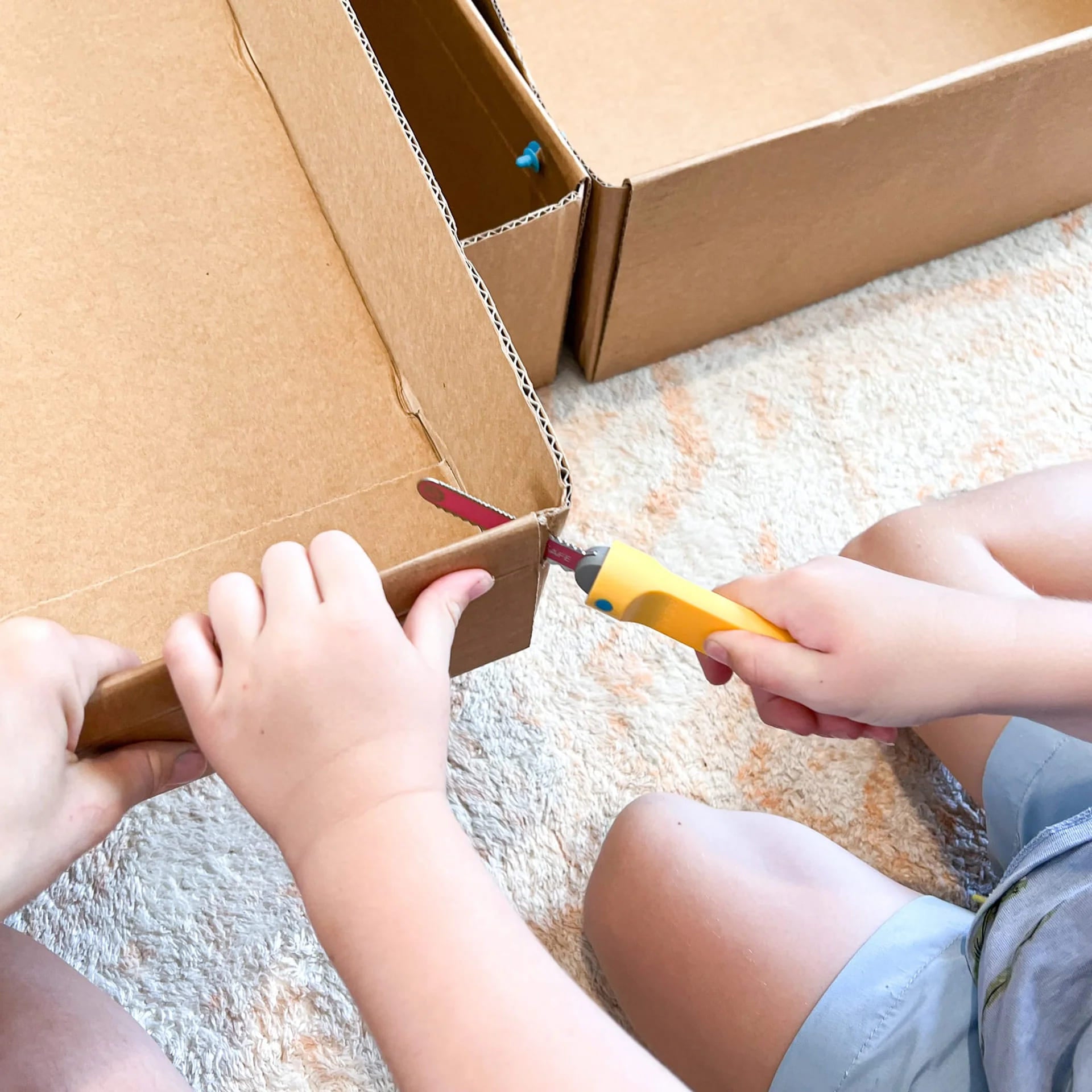 Makedo cardboard construction kit