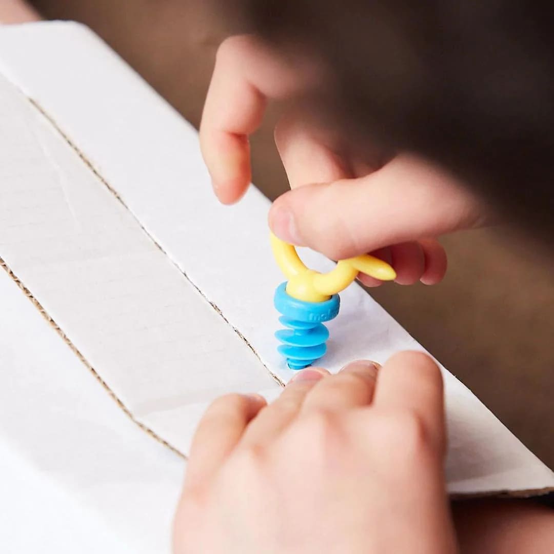 Makedo cardboard construction kit