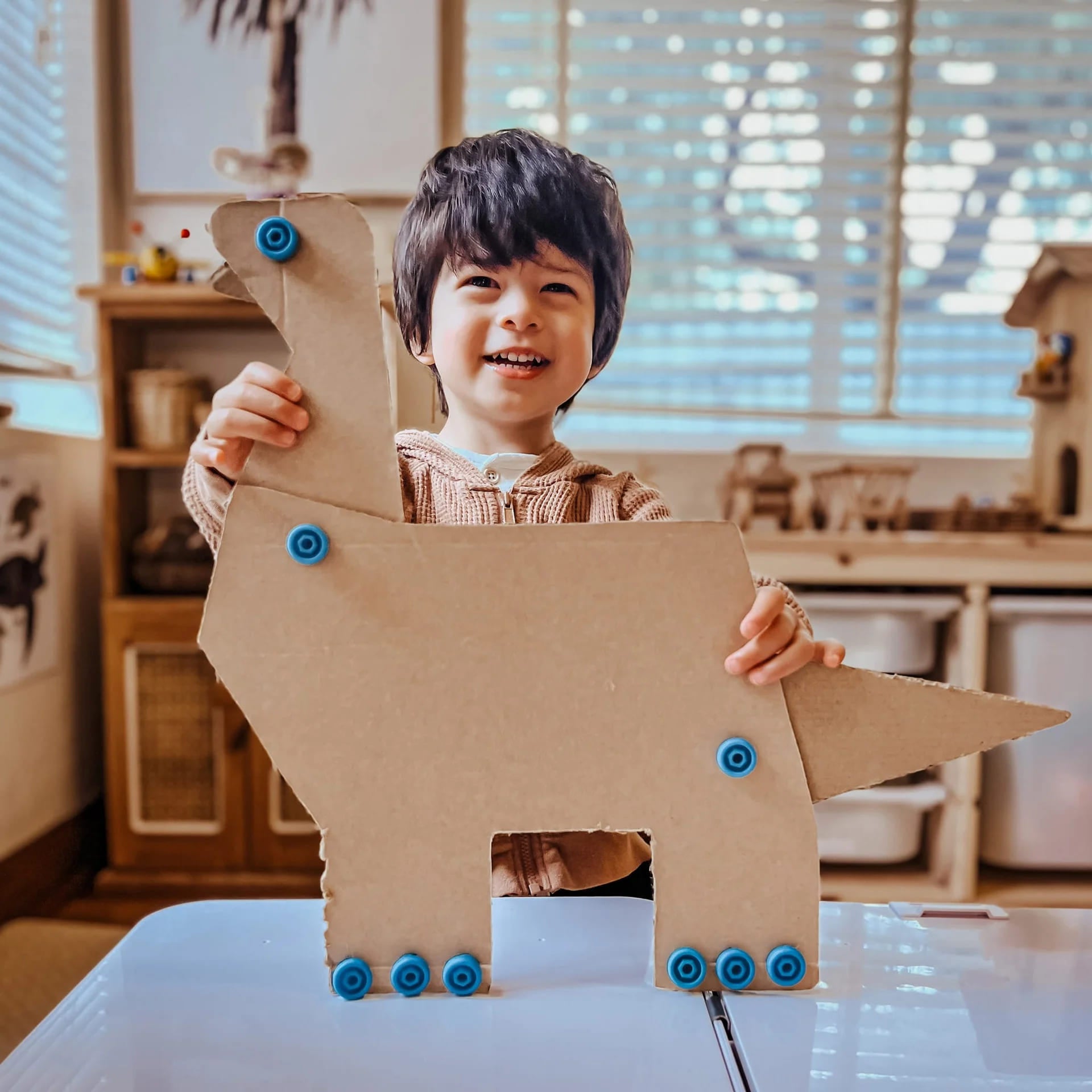 Makedo cardboard construction kit