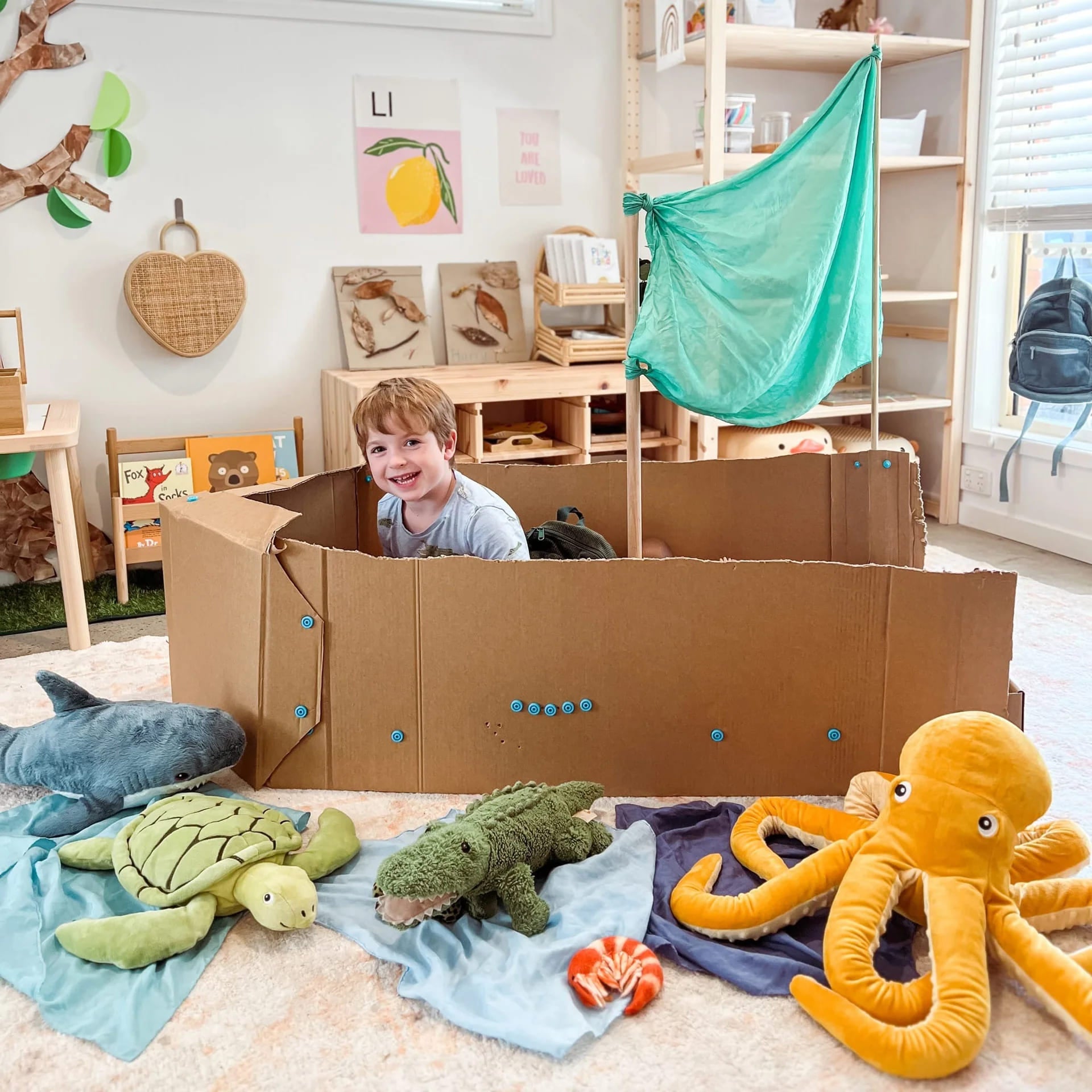 Makedo cardboard construction kit