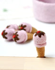 Tara Treasures Felt Ice Creams Strawberry with Chocolate Sauce