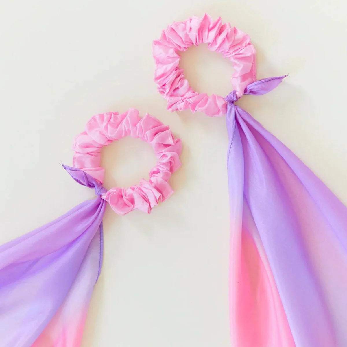 Sarah&#39;s Silks Wrist Streamers Blossom