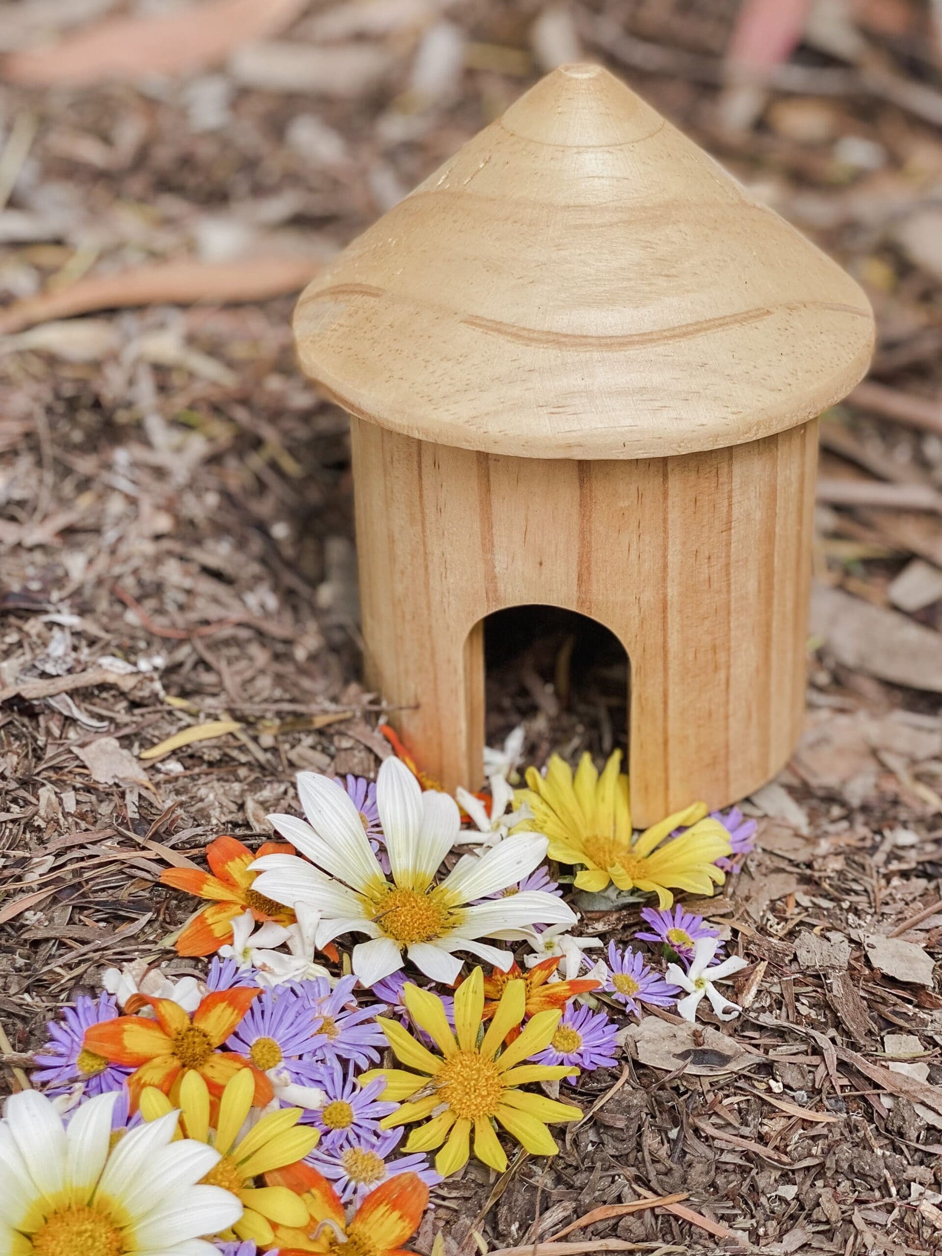 Explore Nook Small World Wooden Hut