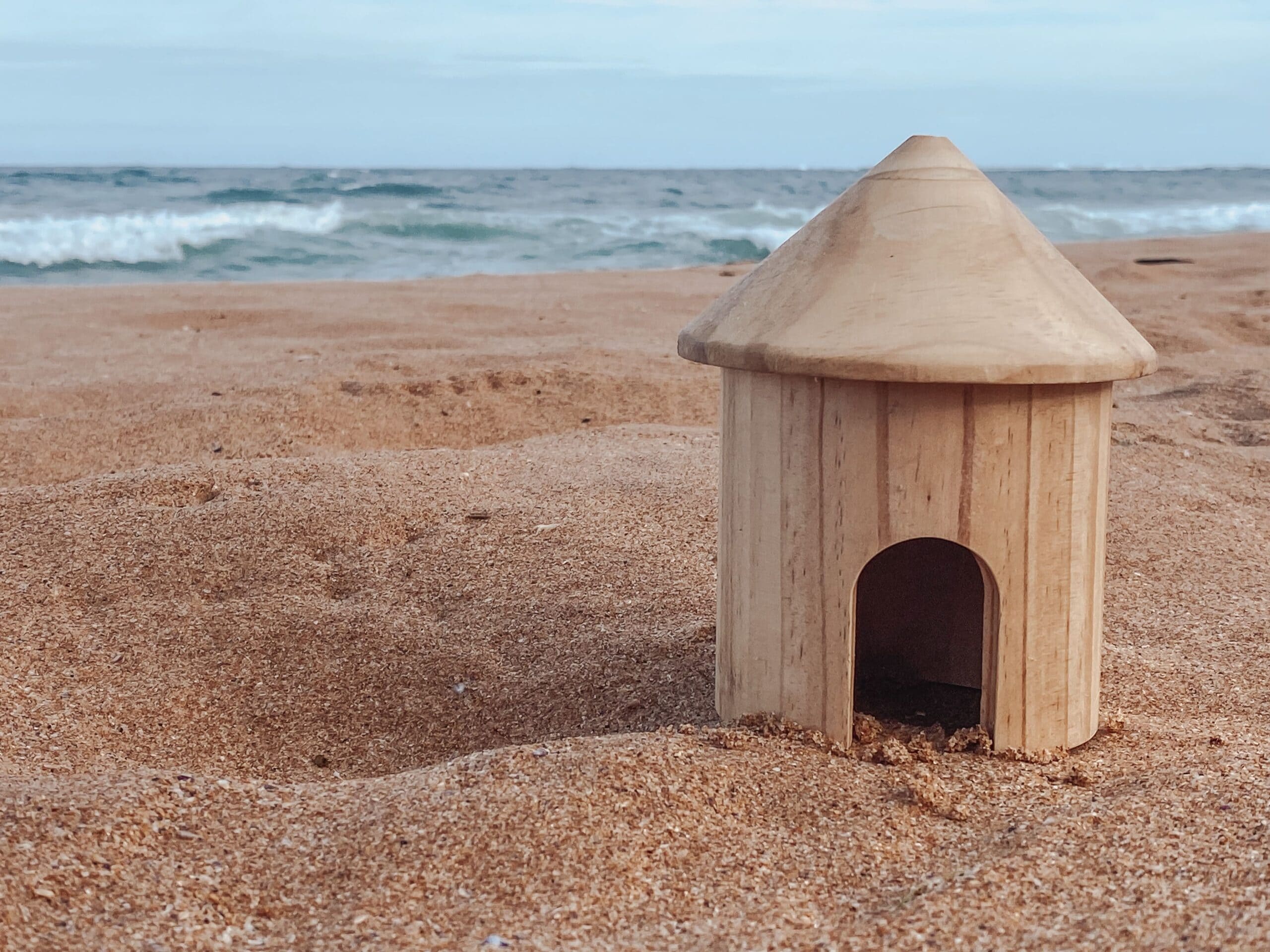 Explore Nook Small World Wooden Hut