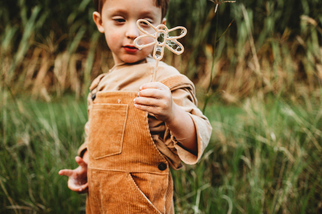 kinfolk-pantry-bubble-wand-dragonfly