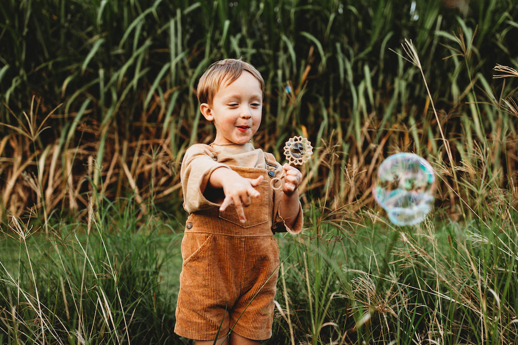 kinfolk-pantry-bubble-wand-sunflower